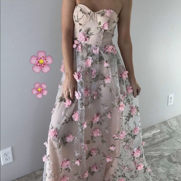 Flower Mesh Gown - Picture 4 of 4